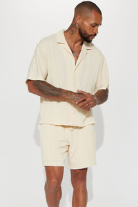 Pantalones cortos informales con textura para hombre con cintura elástica, tela de rizo suave, bolsillos laterales y ajuste relajado para la comodidad del verano - Product Image 4