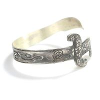 Pulsera de Plata de Ley 925 con Dije de Espada Grabado, Joyería Fina para Hombre y Mujer, Negra, 17.95g, Uso Diario