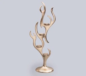 Soporte de patrón de llama de luz en T hecho a mano con acabado dorado perfecto para la decoración elegante del dormitorio y el comedor - Product Image 2