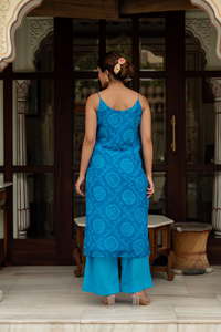 Ensemble de robe droite brodée Gulabi Galiyan Blue Bandhej, décontractée, en georgette, avec dupatta pour adultes - Product Image 6