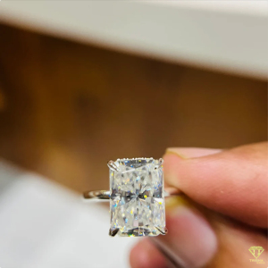 Bague solitaire allongée en argent 925 avec halo caché bijoux de laboratoire minimaliste, cadeau de mariée parfait - Product Image 3