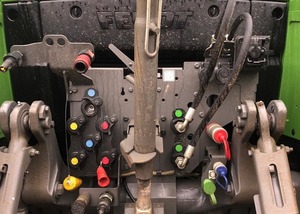 Tractor Agrícola FENDT 720 VARIO GEN6 4WD con Motor Cummins de 22 HP - Product Image 5