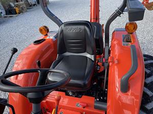 Tractor Kubota L2501 23HP de alta calidad disponible en stock para la venta con cargador frontal - Product Image 5