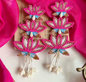 Boucles d'oreilles pendantes multicolores en perles faites à la main, boucles d'oreilles Durga Maa, bijoux de fête pour femmes au meilleur prix, boucles d'oreilles en perles - Product Image 6