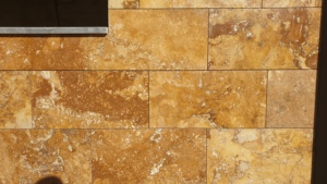 Baldosas de Piedra Dorada Rústica de 20x20cm, Acabado Tumbled, Duraderas para Exteriores, Jardín, Camino de Entrada, Fabricadas en Turquía, Aplicaciones para Hoteles y Villas - Product Image 6