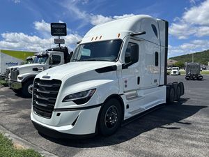 Camion Freightliner Cascadia Conventional Sleeper d'occasion 2026, moteur diesel 10 cylindres, transmission automatique, transmission 6x4, caméra de recul 360° - Product Image 5