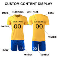 Ensemble d'uniformes de football personnalisés jaune et bleu avec détails en V, fabricant OEM, usine de Sialkot, maillot et short d'entraînement pour équipe de football