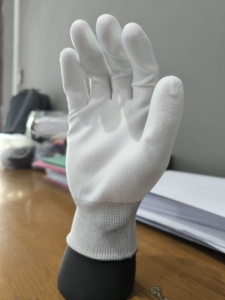 Guantes blancos de PU transpirables antideslizantes de calibre 13 con alta visibilidad, buen agarre y propiedades antiquímicas, talla única - Product Image 3