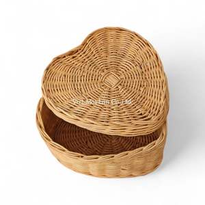 Boîte de rangement en rotin artisanale décorative, fabriquée à partir de rotin naturel pour le rangement à domicile et le style d'intérieur - Product Image 1
