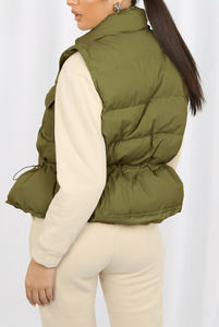 Chaqueta con cierre de cremallera para mujer personalizada de invierno 2025, chaleco acolchado OEM ODM, manga de invierno acolchada con burbujas, decoración con botones, ropa exterior - Product Image 2