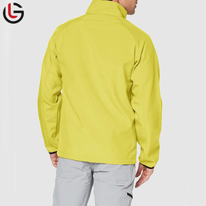 Veste Softshell coupe-vent pour homme de la meilleure qualité pour l'hiver long Design personnalisé avec col montant et fermeture éclair - Product Image 2