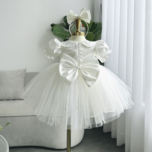 Elegante vestido de princesa con cuentas a mano para niños ODM Entrega rápida Diseño adorable para fiestas Hecho Vietnam Nhung Nguyen Beauty - Product Image 6