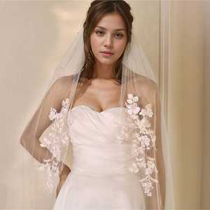 Peineta de Novia Vintage Hecha a Mano con Encaje Floral y Pedrería, Cómoda y Segura para el Cabello en Bodas y Fiestas, Modelo Bridella M113-I - Product Image 3