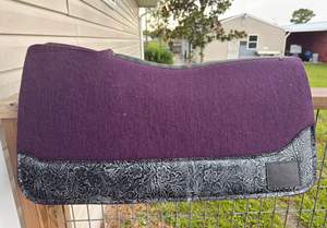 Tapis de selle occidental de haute qualité doublure en polaire en cuir Durable lavable confort adapté aux chevaux utilisation équestre Option de logo personnalisé - Product Image 3