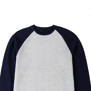 Elegante sudadera de invierno Premium con mangas negras completas Técnica de lavado con ácido corporal blanco Cómodo logotipo frontal cálido incluido - Product Image 4