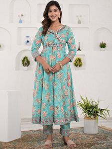 Style moderne à la mode lourd et beau pantalon Anarkali Kurti le plus tendance avec Dupatta avec travail imprimé aux tarifs de gros OEM - Product Image 5