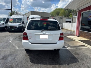 รถยนต์โตโยต้าไฮแลนเดอร์ ลิมิเต็ด AWD 4 ประตู SUV ปี 2005 พร้อมเบาะแถวที่สาม เกียร์อัตโนมัติ ขายดี - Product Image 6