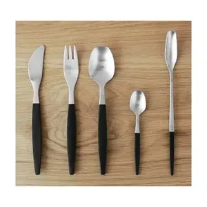 Ensemble de couverts tendance en acier poli, collection cuillère, fourchette, couteau, idéal pour les repas en famille et les occasions gastronomiques - Product Image 4
