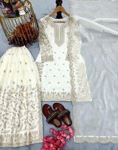 Nouvelle arrivée, Kurti et pantalon en tissu de soie pure de style sud-indien, travail de broderie lourd, Kurti et pantalon de longueur genou avec dupatta, ensemble très beau - Product Image 2