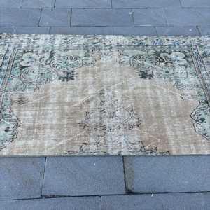 Alfombra Turca Vintage, Alfombra de Lana con Diseño Floral Azul, Medidas 3.8x6.6 pies (115x202 cm) - Product Image 3