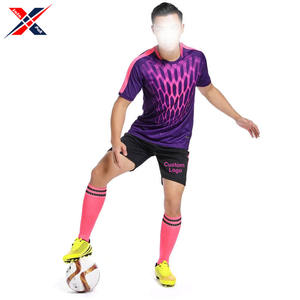 Meilleures ventes de maillots de football noir et jaune personnalisés, vêtements d'équipe respirants avec impression de logo, nouveau design, ensembles d'uniformes de football - Product Image 4