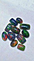 Opale noire de Welo d'Éthiopie naturelle de qualité supérieure, cabochon, pierre de naissance d'octobre, pierre précieuse en vrac, traitée par cirage/huile, certifiée par un tiers