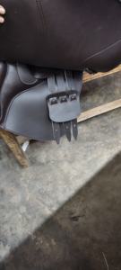 Selle de saut en cuir de cheval de la meilleure qualité selle de course de chevaux tout usage en plein air selles de course de chevaux de sport de luxe abordables - Product Image 6