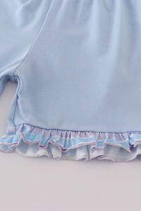 ชุดเซ็ตเสื้อผ้าเด็กผู้หญิงลายปักลายปลาเงือกสีม่วงเก๋ไก๋ พร้อมกางเกงขาสั้นระบาย  ODM ชุดฤดูร้อนน่ารักสองชิ้น เสื้อและกางเกงเข้าชุด - Product Image 2