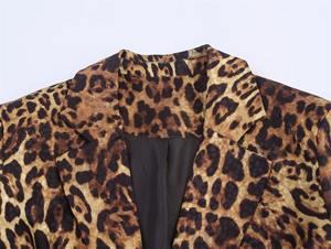 แฟชั่นใหม่2025กางเกงลำลองสำหรับผู้หญิงกางเกงผ้าแจ็คการ์ดพิมพ์ลายสัตว์ยาวเหนือเข่าและแฟชั่นชั้นนำพร้อมเข็มขัด - Product Image 4