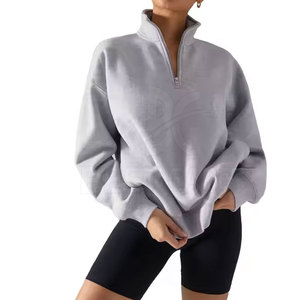Sweat-shirt léger et respirant en tricot à col zippé pour femme, avec logo frontal, idéal pour les sports de plein air et les tenues décontractées. - Product Image 1