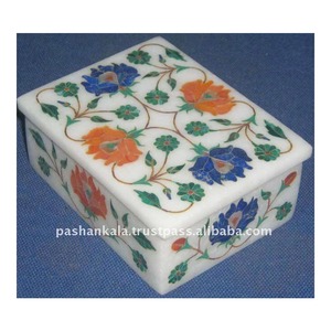 Boîte en marbre incrusté pour cadeaux, décoration intérieure et articles à offrir - Product Image 1
