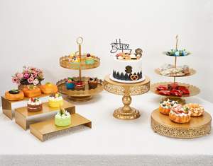 Ensemble de supports à gâteaux en métal écologiques de style grandiose pour les mariages et les événements de desserts, personnalisable, prix de gros en provenance d'Inde - Product Image 1