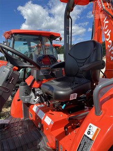 รถแทรกเตอร์ Kubota M62 TLB แบบเต็มคัน