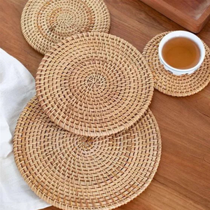 แผ่นรองแก้วทำจากหวายไม้ไผ่แบบเป็นมิตรต่อสิ่งแวดล้อม ทำด้วยมือ ใช้ซ้ำได้ ลายดอกไม้คลาสสิก สำหรับตกแต่งโต๊ะอาหารในบ้านและครัว - Product Image 2