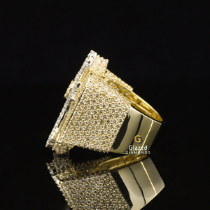 Anillo bonito de forma única de Hip Hop de oro amarillo de 10 quilates de diseñador para hombres con diamantes de claridad VVs de corte redondo cultivados en laboratorio - Product Image 4