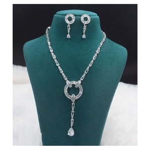 Conjunto de Collar de Diseño de Lujo para Mujer |   Elegante Joyería AD para Novias y Fiestas |   Impresionante y Disponible al Mejor Precio en Línea - Product Image 1