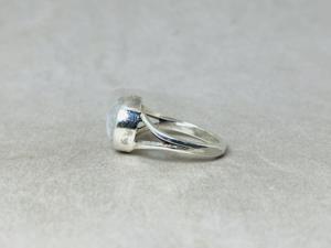 แหวนพลอยมูนสโตนธรรมชาติสีฟ้าสเตอร์ลิง925ตามสั่งทำด้วยมือเครื่องประดับมูนสโตนดีไซน์เนอร์ - Product Image 5