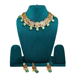 Ensemble de collier en or plaqué 24 carats avec perles vertes Kundan et travail Meenakari, bijoux en cuivre fin - Product Image 4