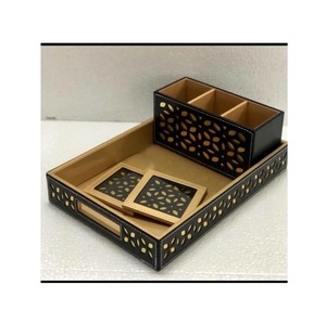 Plateau de service en bois fait main de qualité supérieure avec aspect rustique et construction en bois massif pour table basse et décoration intérieure d'Inde - Product Image 1