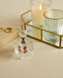 ประโยชน์ในการบรรเทาความเครียดของน้ำมันหอมระเหยจากไม้อู๊ด - Product Image 6