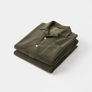 Conjunto de Hombre Personalizado OEM - Camisa de Manga Corta Texturizada Verde Oliva y Pantalones Cortos, Conjunto Casual de 2 Piezas - Product Image 6