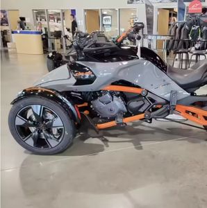 Spyder -S Série Spéciale SE6, modèle original neuf 2023 2024 - Product Image 1