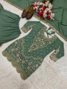 Mariage ethnique indien Kurti Sharara Dupatta Salwar Costume Robe de fête en coton et soie avec broderie fantaisie de créateur. - Product Image 4