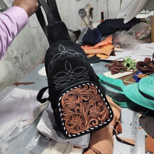 Nouvelle couverture de selle Style occidental sac à bandoulière Cactus usiné sac de poitrine Cowgirl sac de messager de mode à la mode au meilleur prix - Product Image 4