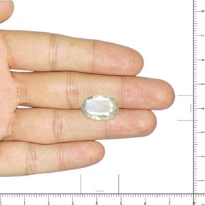 พลอยแซฟไฟร์สีเหลืองธรรมชาติ 9.56 กะรัต เจียระไนทรงมรกตและทรงรี มีสีน้ำตาล แดง ชมพู  ผ่านการอบความร้อน - Product Image 3