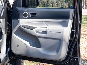 TOYOTA TACOMA TRD T/X BAJA SERIES DOBLE CABINA USADA 2013 (LHD/RHD) - Product Image 6