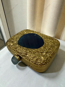 กระเป๋าคลัทช์โลหะสีทองลายเท็กซ์เจอร์ ประดับแผ่นหินอาเกตทรงรี งานแฮนด์เมด สำหรับงานเลี้ยงกลางคืน งานแต่งงาน หรือโอกาสพิเศษ สไตล์หรูหรา - Product Image 5