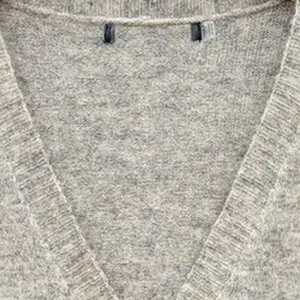 Cárdigan de punto con letras universitarias vintage personalizado con decoración de botones Tendencia Invierno ODM Servicios OEM Patrón impreso - Product Image 5