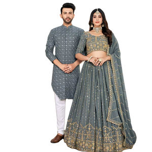 Ce magnifique combo assorti de Lehenga pour homme et femme pour couple de présentation pour la saison des festivals - Product Image 1