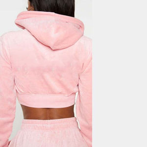 Ensemble de survêtement pour femmes en velours de haute qualité avec logo brodé personnalisé, sweat à capuche court en velours et pantalon de jogging, pantalon évasé - Product Image 3